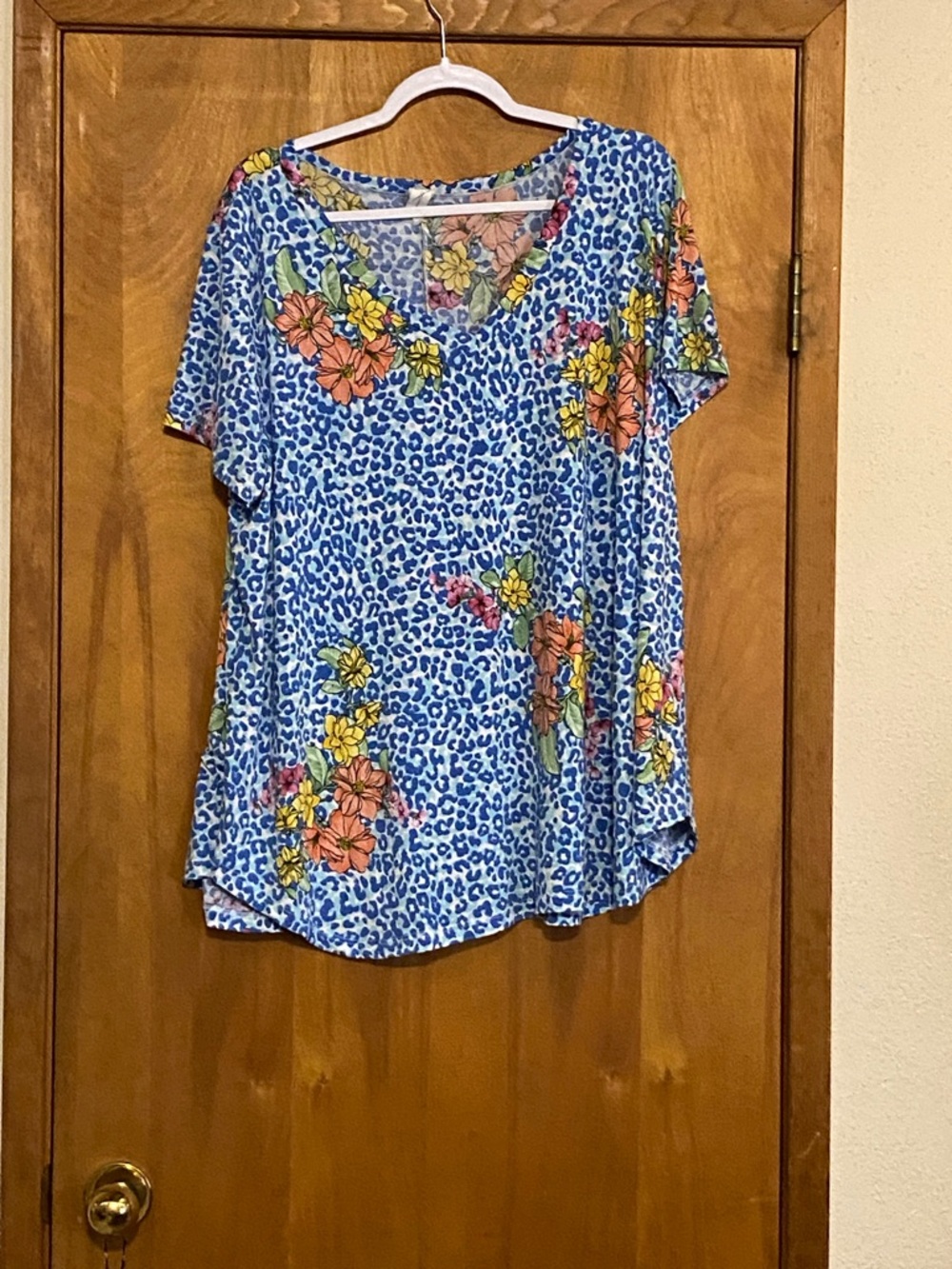 Blue Floral Leopard-Print V-Neck Women's Top